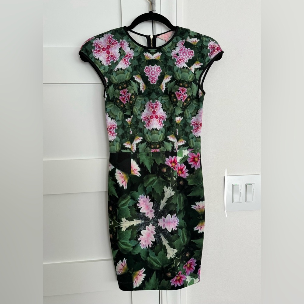 Ted Baker dress. Size 0. Like NEW!!